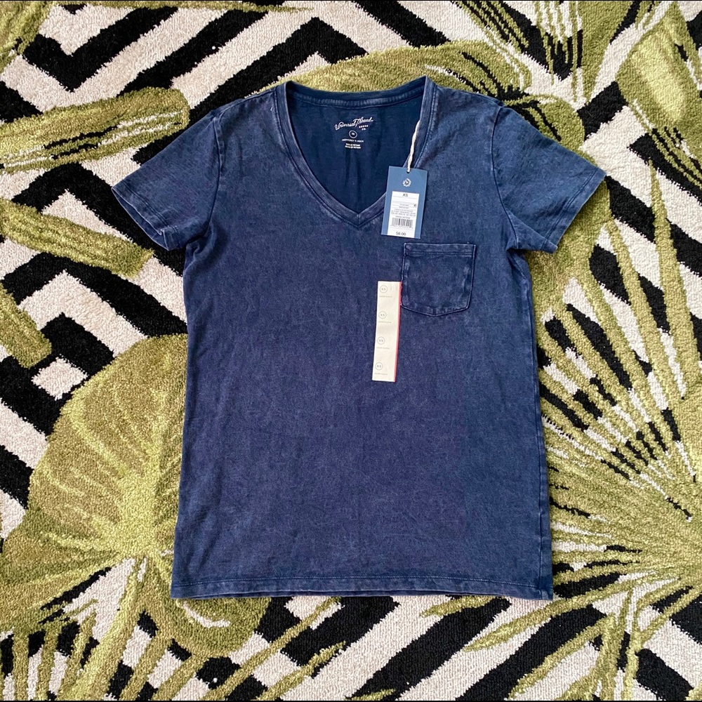 V-NECK T-SHIRT